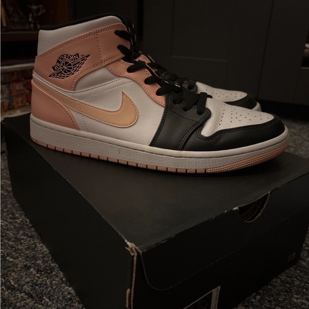 Jordan 1 Mid - Black, White, Peach